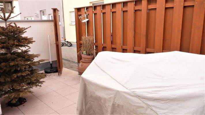 Innenhof mit Zugang auch von Außen.JPG