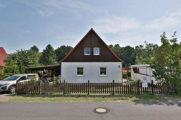 Haus von der Straßenseite