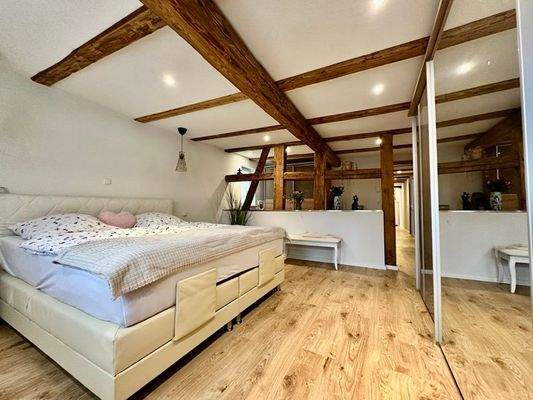 angrenzender Ankleidebereich