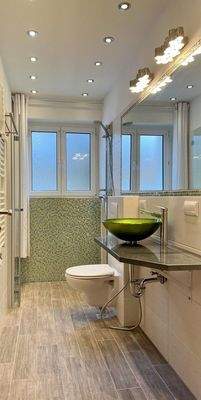 Bad 1, bodengleiche Dusche