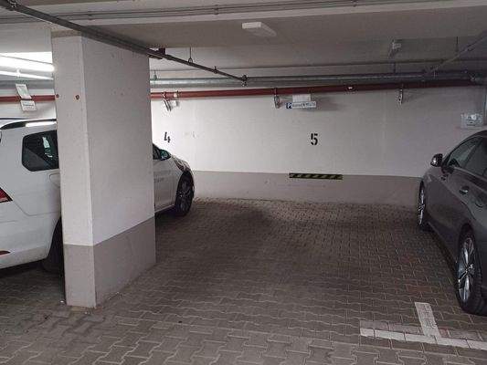 Tiefgaragenstellplatz.jpg