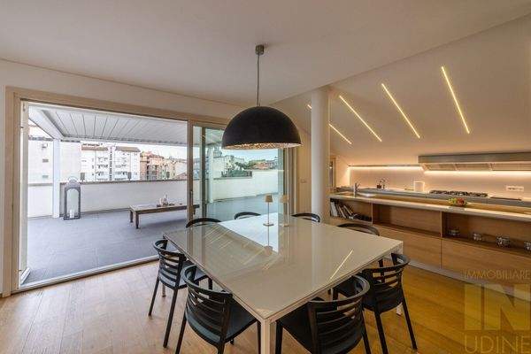 Luxuswohnung in Udine über 2 Etagen mit Panoramablick