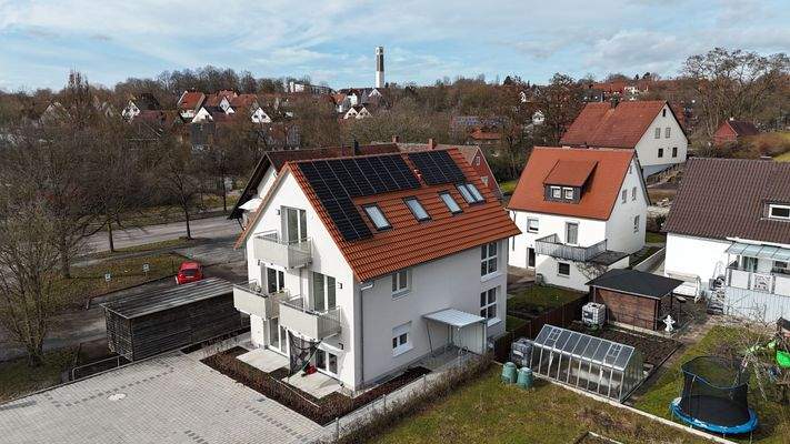 Modernes DG-Apartment / EH40