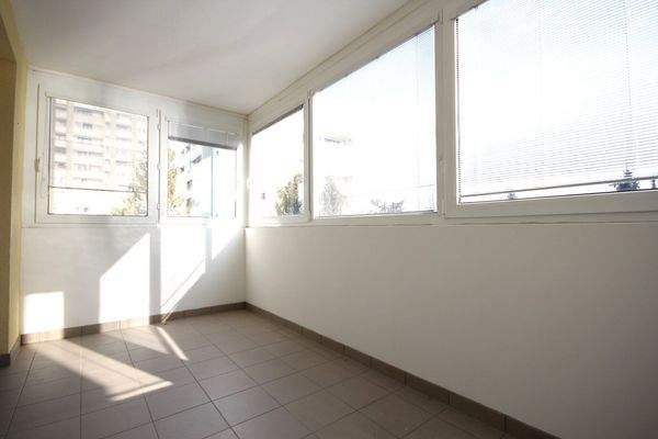 Schöne 2-Zi-Wohnung in Zentrumslage inkl. Tiefgaragenplatz