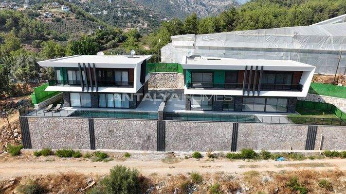 Luxe Villas with Private Gardens and Pools in Alanya