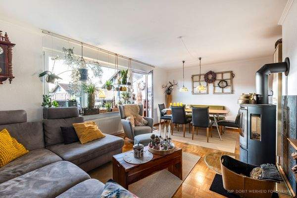 großzügig und sehr hell