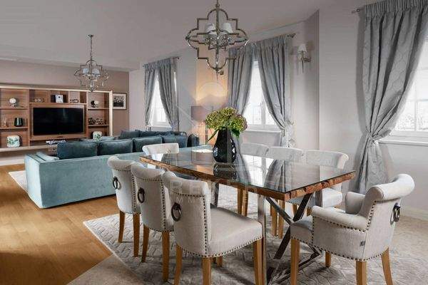 Einzigartige Villa mit exklusiven Möbeln