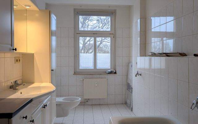 Bad mit Wanne