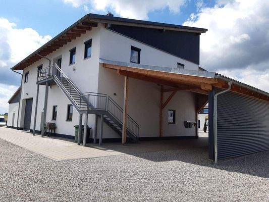 Halle Verkauf 350.jpg