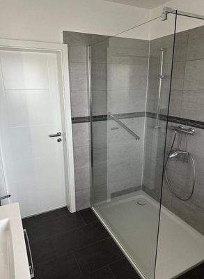 begehbare große Dusche