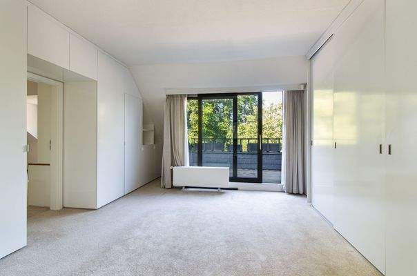 Zimmer mit eigenem Zugang zum Balkon