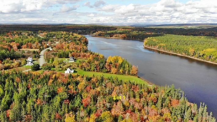 Cape Breton - Schöne Ufer- und Waldgrundstücke am 