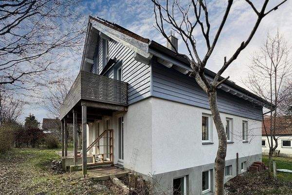 Hausansicht mit Südbalkon