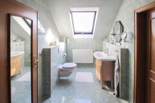 Badezimmer Dachgeschoss
