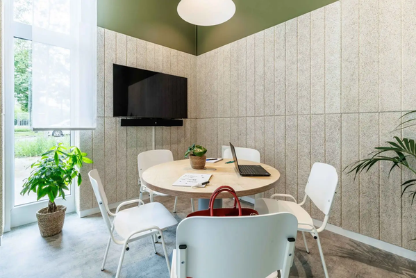 THE FIZZ Hannover Studyroom 6.jpg