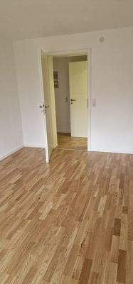 Souterrain rechts Schlafzimmer.jpg