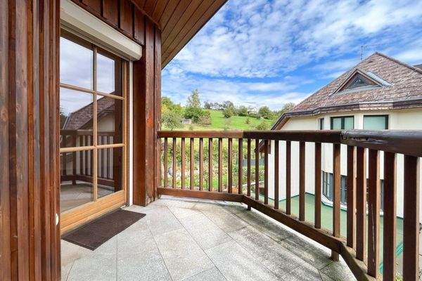 östlich ausgerichteter Balkon DG