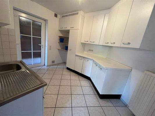 HWR im EG mit Ausgang zum Garten