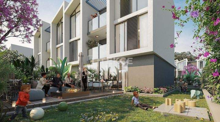 Triplex Villas with 4 Bedrooms in Istanbul Başakşehir