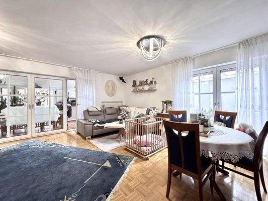 Wohn-/Esszimmer (EG)