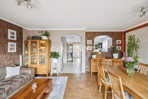 Wohn-/Essbereich mit Blick zur Küche