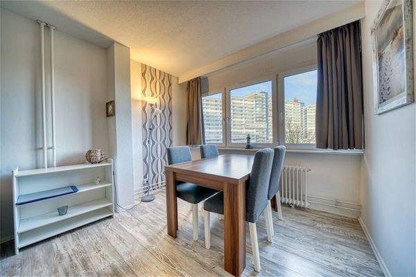 Essbereich am Fenster