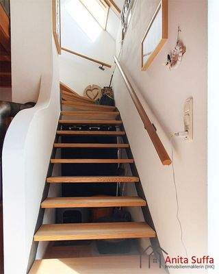 Haus B: Treppe zum DG