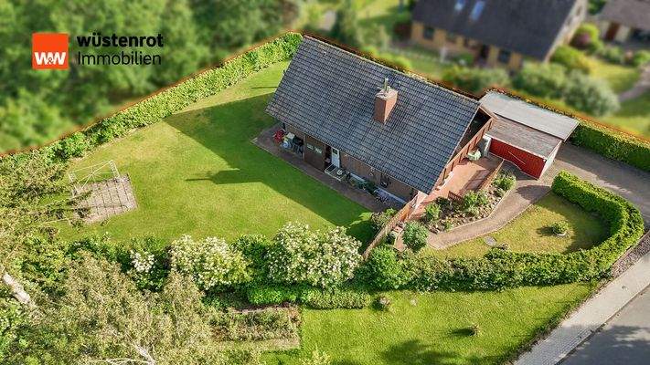 Luftaufnahme Grundstück und Haus