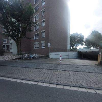 1298 Zufahrt Tiefgarage