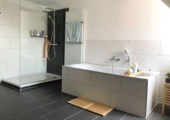 Wohnung 003 DG - Badezimmer