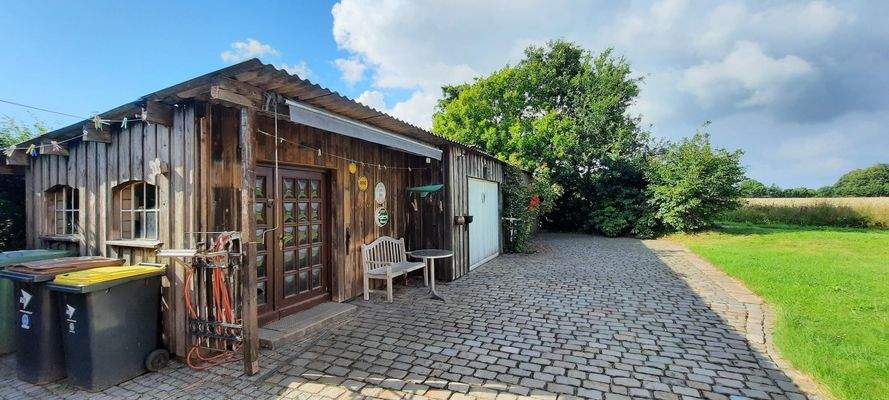 Zufahrt zu den Garagen