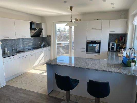 Küche mit Zugang zur Dachterrasse (Süden)