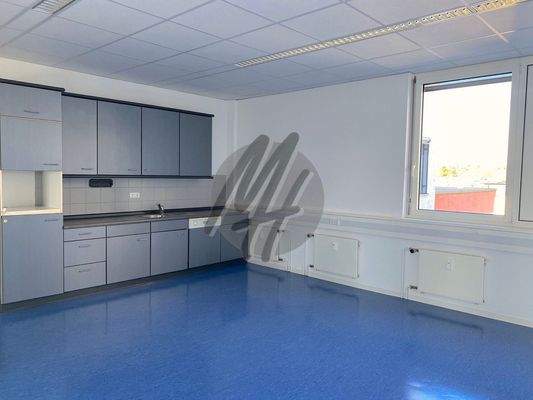 INFOS UNTER: 06171-586000