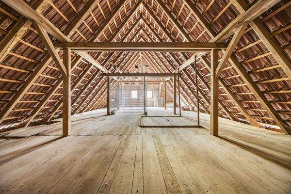 Dachgeschoss - Wohnung OG links