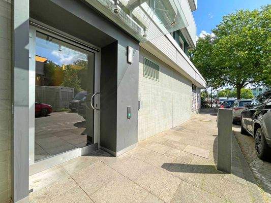 Barrierefreier Seiteneingang