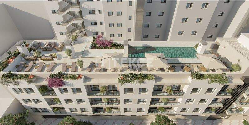 Apartment with Roof Top Communal Pool in Malaga Center