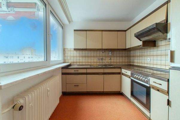 Küche mit Platz für kleinen Esstisch