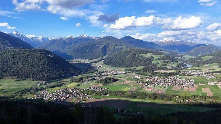 Agstner-Hof-Oberparzenberg-Luxus-Immobilie-Chalet-Olang-Bauernhof-Sanierungsbedürftig-Bauernhaus-Kronplatz-Skigebiet-südtirol-urlaub-Aussicht-Alleine-mitten in der Natur-Autonom-Quelle