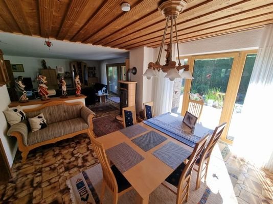 Blick Esszimmer Richtung Wohnzimmer