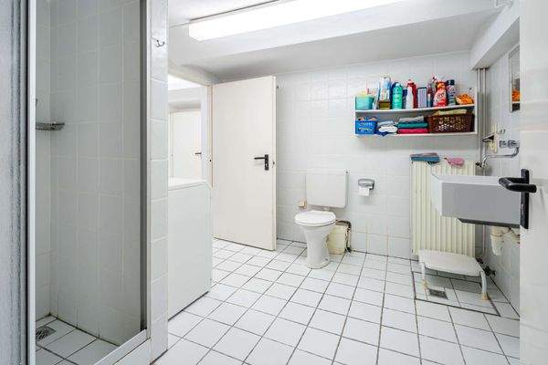 Badezimmer Kellergeschoss