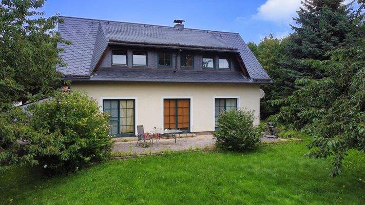 Hausansicht vom Garten