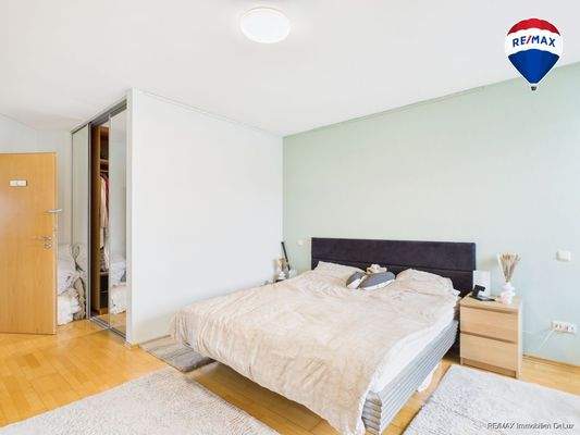 RE/MAX Immobilien DeLux Einfamilienhaus Mettlach-Weiten Schlafzimmer