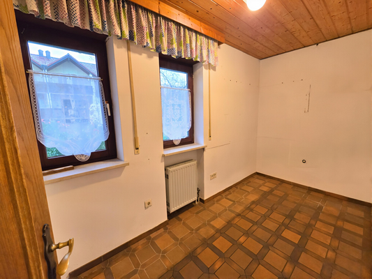 Speisekammer angrenzend zur Küche.png