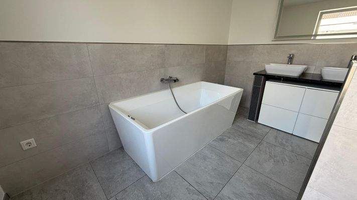 Badezimmer EG (2).jpeg