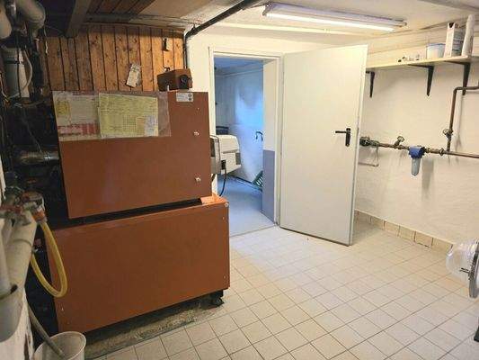 Heizungsraum und Waschküche KG