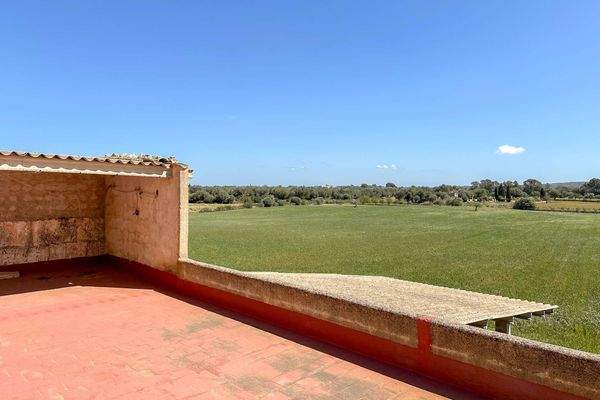 Mit Blick auf die Landschaft 