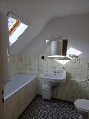 Wannenbad Wohnung Dachgeschoss