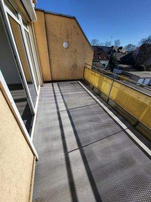 Balkon 2 groß & sonnig.jpeg