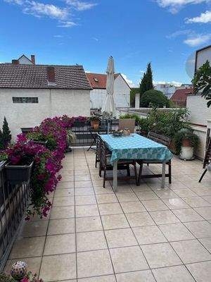 sehr schöne Terrasse in der Maisonettewohnung