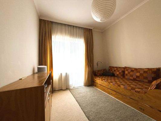 Zimmer  1 oder Büro im OG